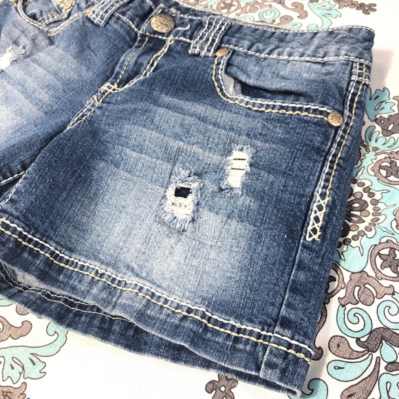 Maurice’s Relaxed Leg Jean Shorts - Picture 2 of 5